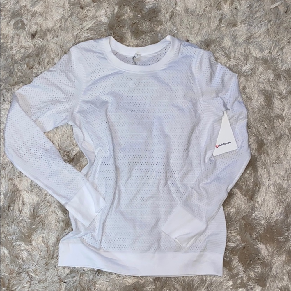 Lululemon breeze top
